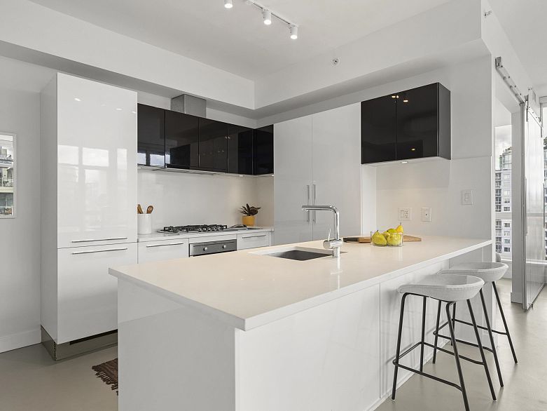 1508 108 E 1st Avenue