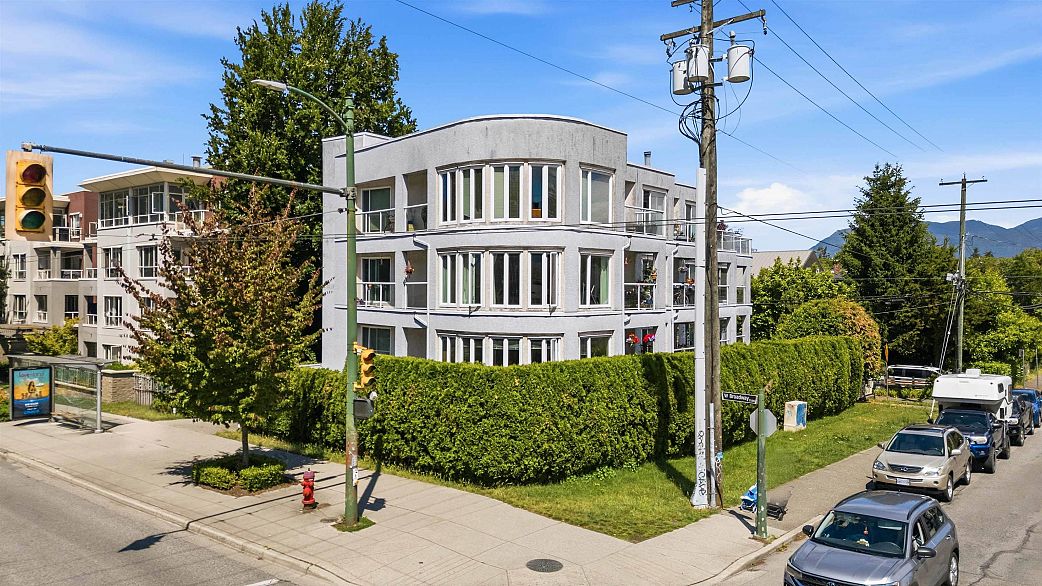 402 3505 W Broadway