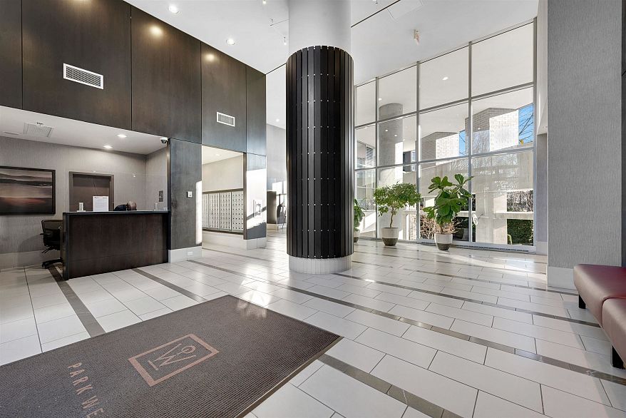 2505 455 Beach Crescent