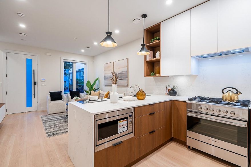 2 3638 Normandy Drive
