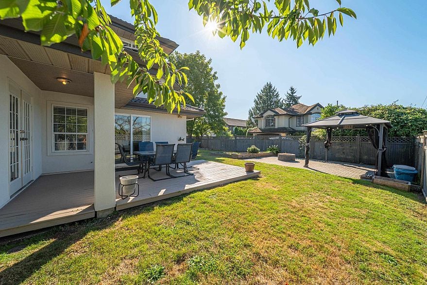 6522 Holly Park Drive