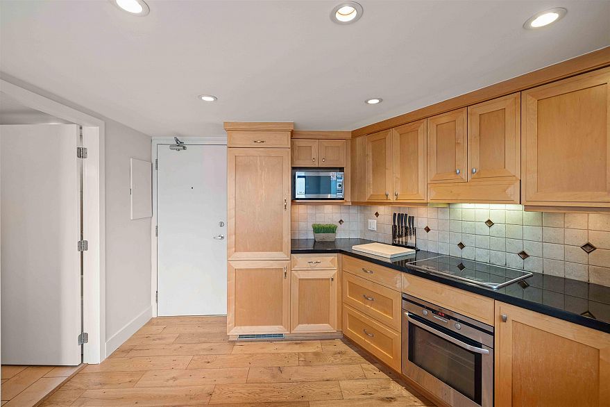 708 22 E Cordova Street