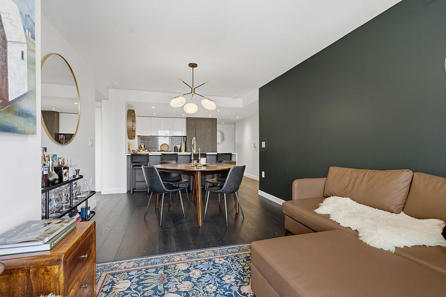 2607 1111 Richards Street