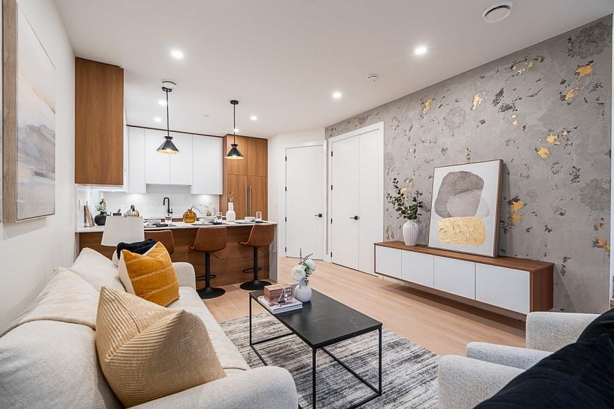 4 3638 Normandy Drive