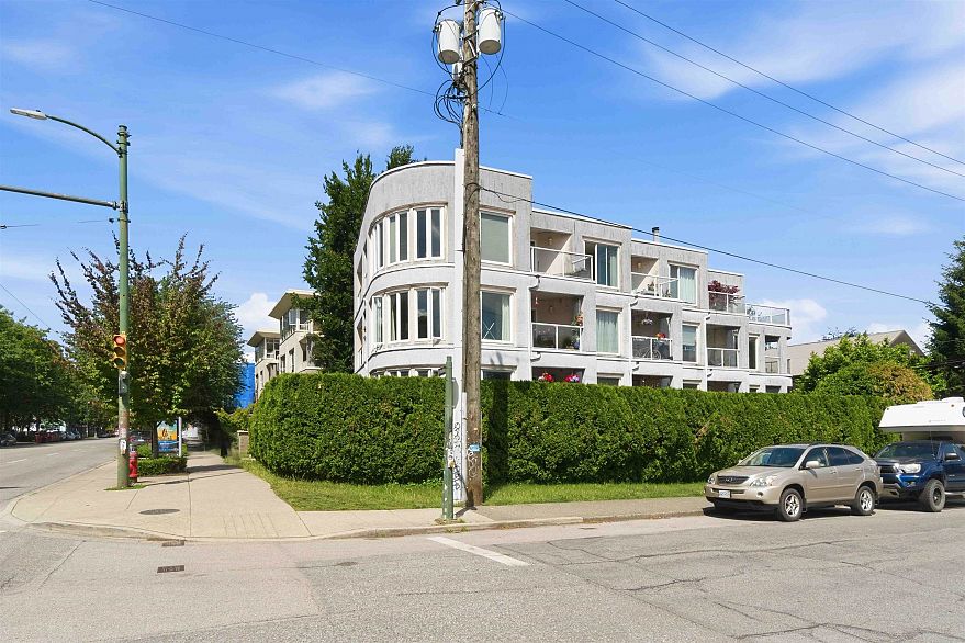 402 3505 W Broadway