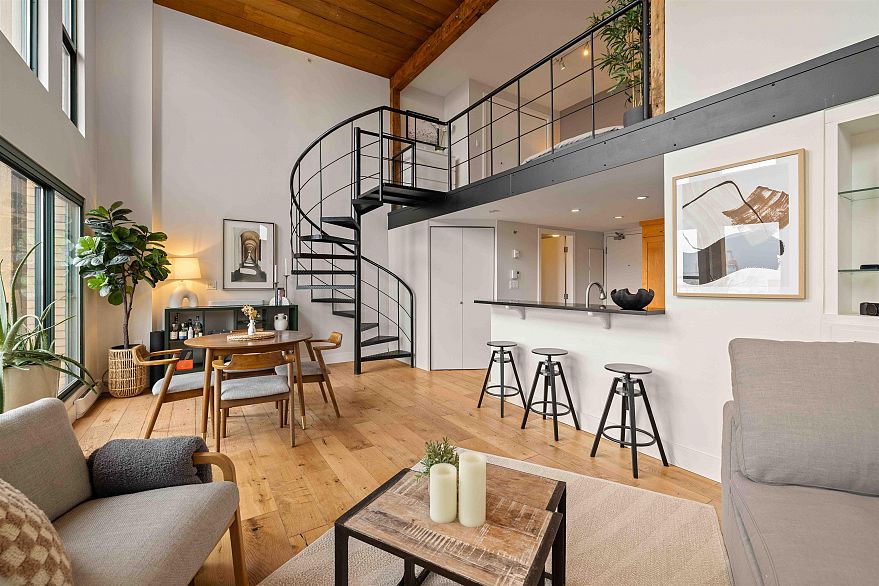 708 22 E Cordova Street
