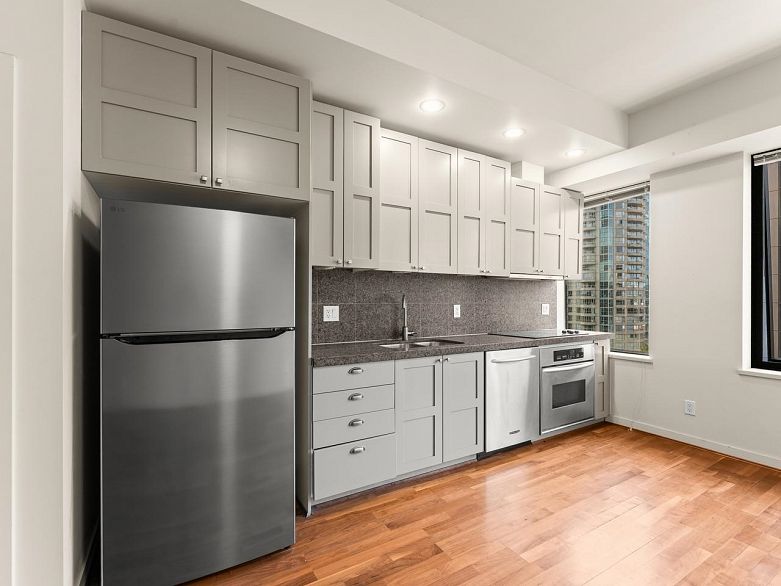 1113 1333 W Georgia Street