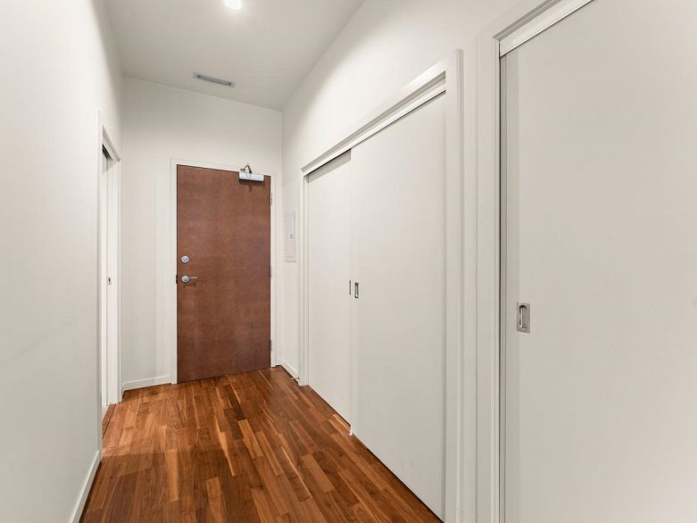 1113 1333 W Georgia Street