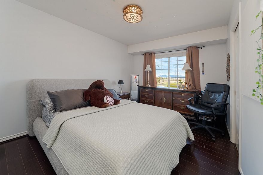 6522 Holly Park Drive
