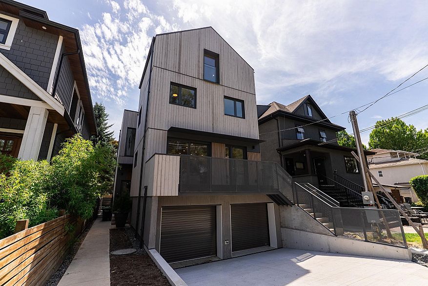 1 60 E 17th Avenue