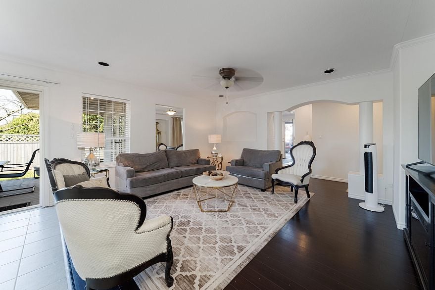 6522 Holly Park Drive