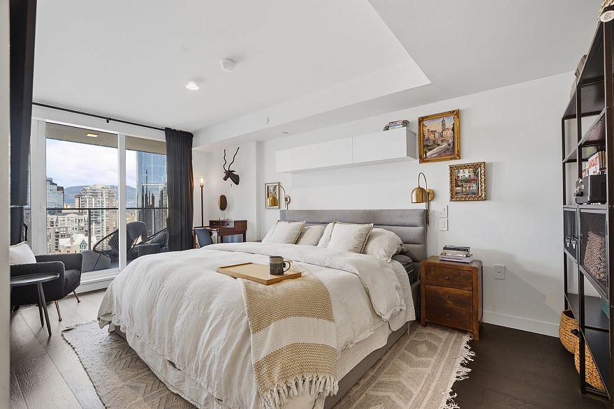 2607 1111 Richards Street