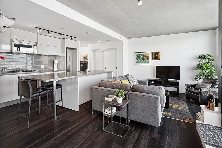 2102 128 W Cordova Street