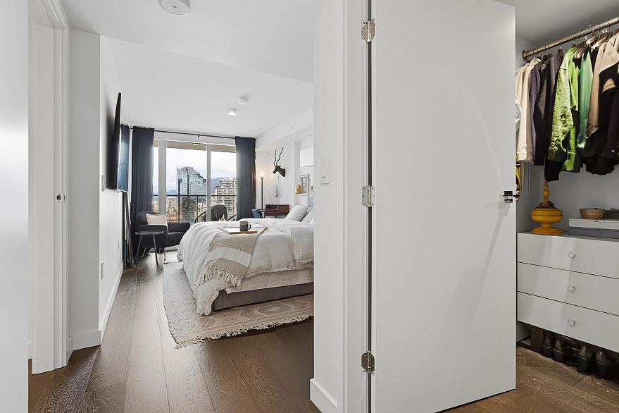 2607 1111 Richards Street
