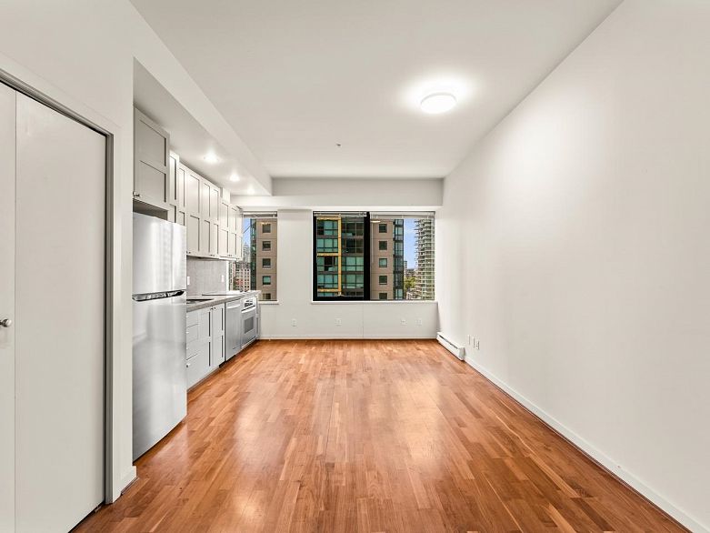 1113 1333 W Georgia Street