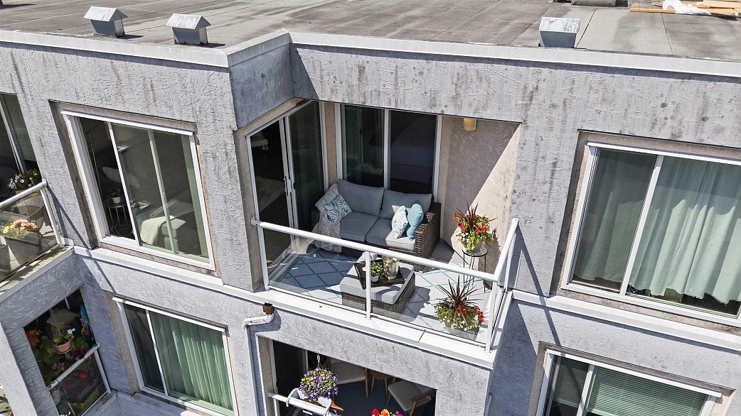 402 3505 W Broadway