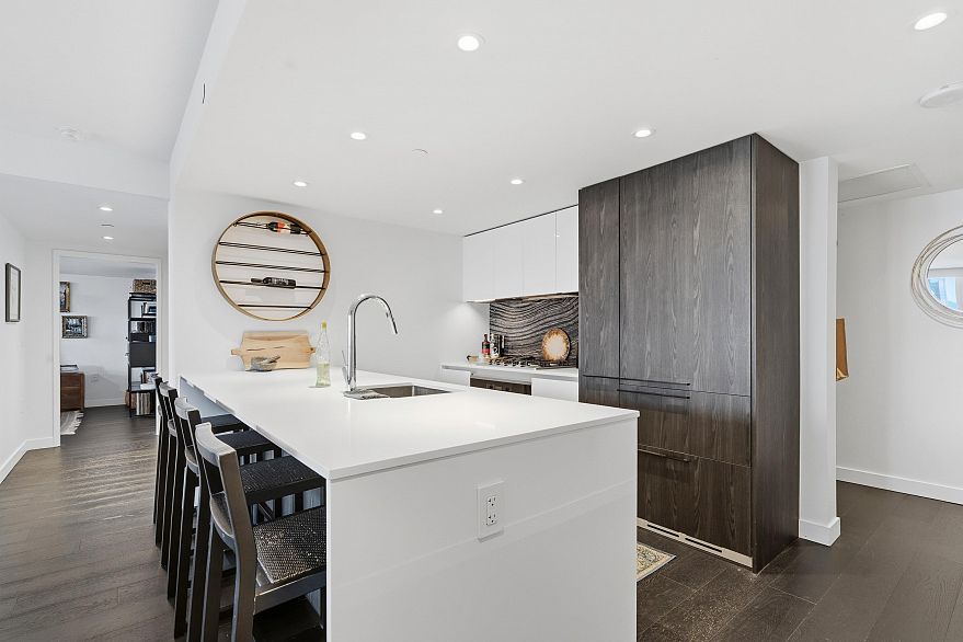 2607 1111 Richards Street