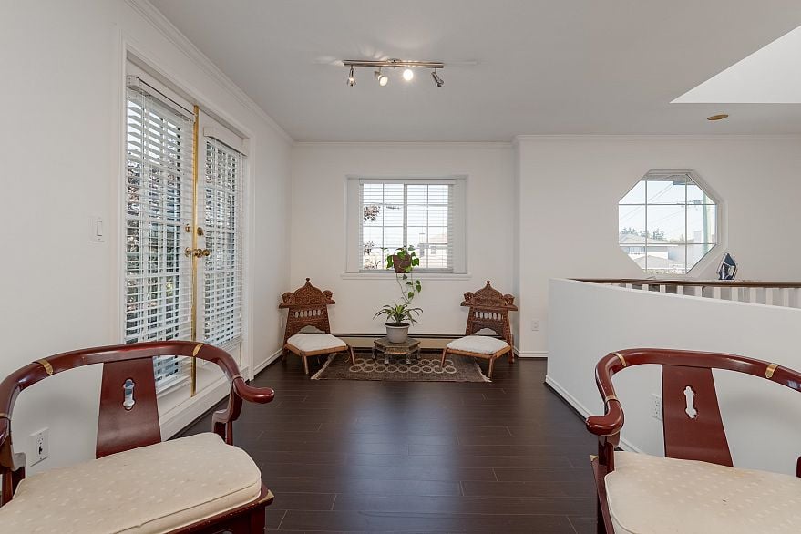 6522 Holly Park Drive