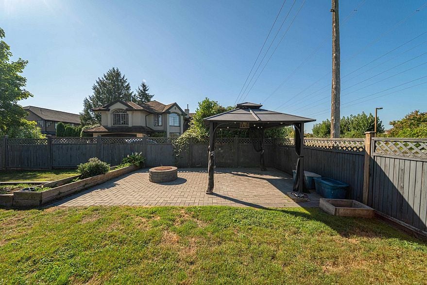 6522 Holly Park Drive