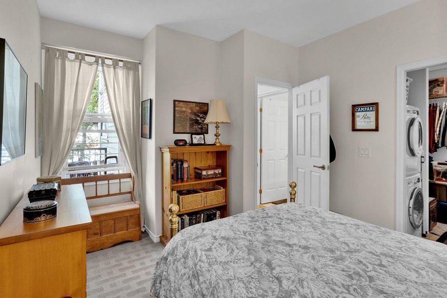 980 W 16th Avenue