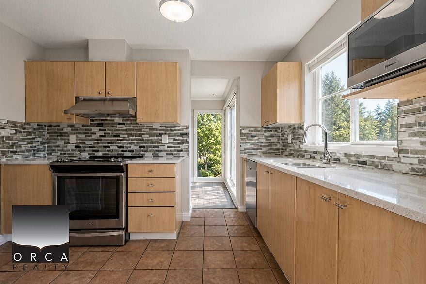 14 2488 PITT RIVER ROAD, Port Coquitlam BC V3C 1R9