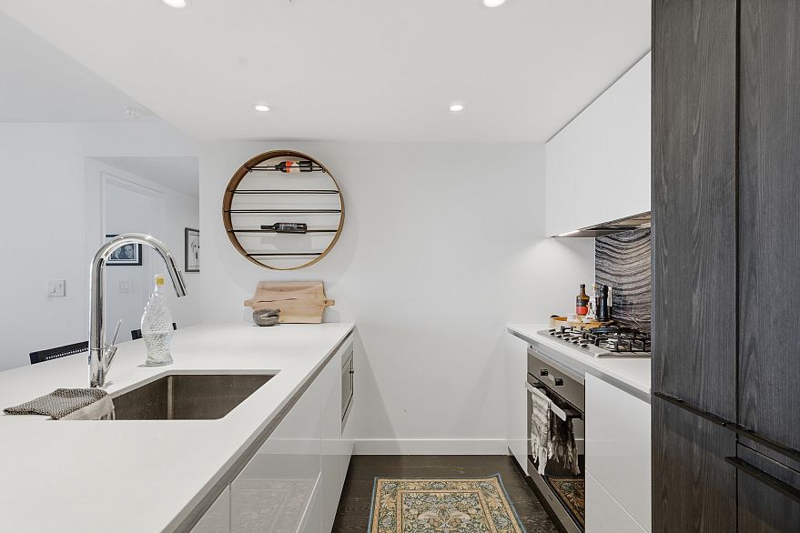 2607 1111 Richards Street