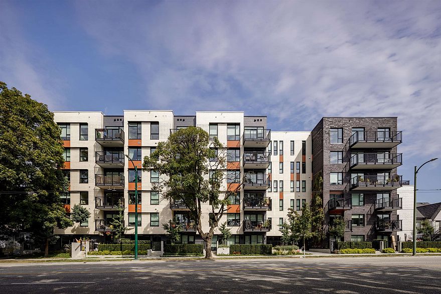 210 2235 E Broadway