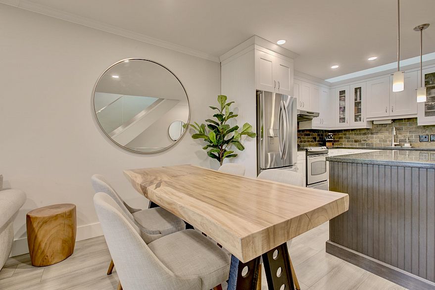 1360 W 8th Avenue