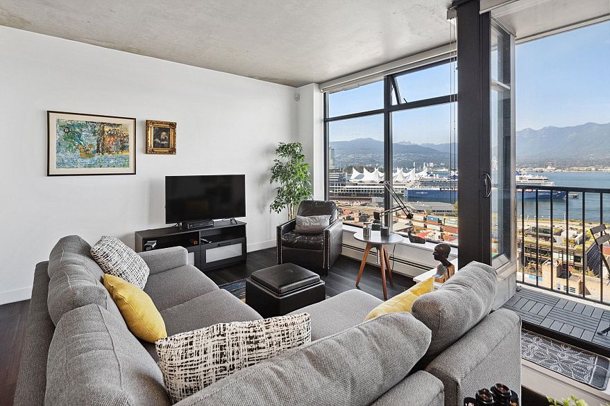 2102 128 W Cordova Street