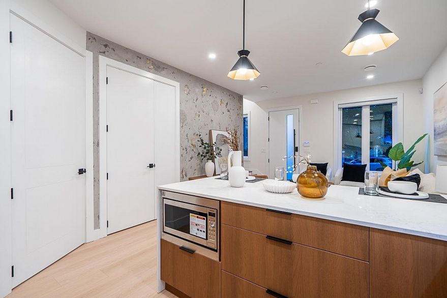 2 3638 Normandy Drive