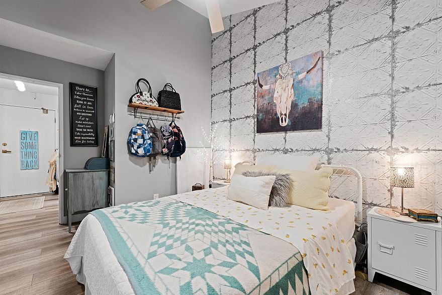 401 2173 W 6 Avenue