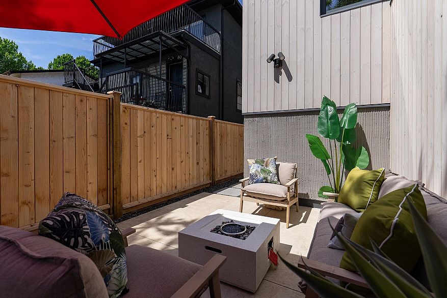 1 60 E 17th Avenue