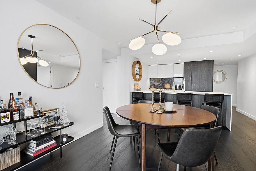 2607 1111 Richards Street