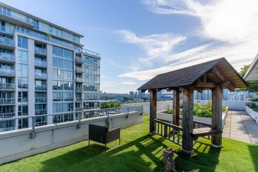 910 189 Keefer Street