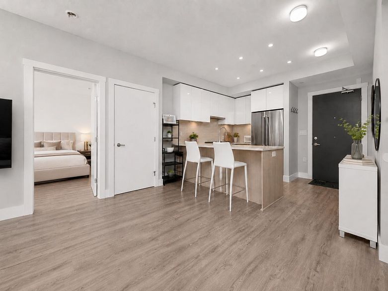 309 3588 Sawmill Crescent