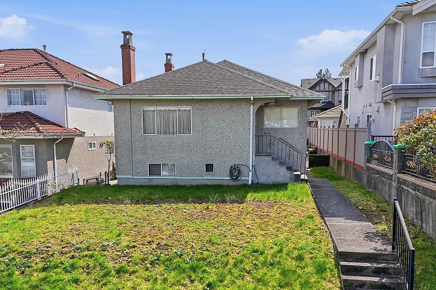3090 Kitchener Street