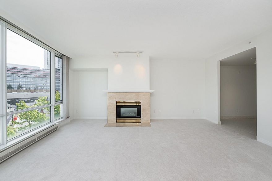 405 688 Fairchild Road