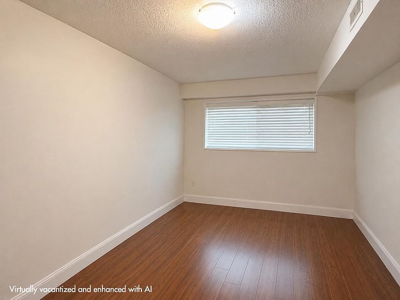 2576 Wall Street
