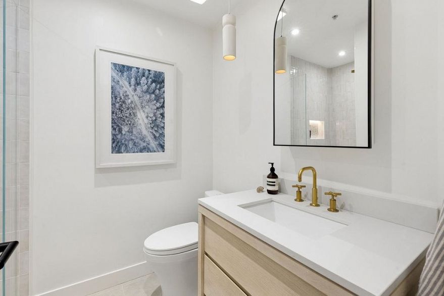 PH 409 1859 Spyglass Place