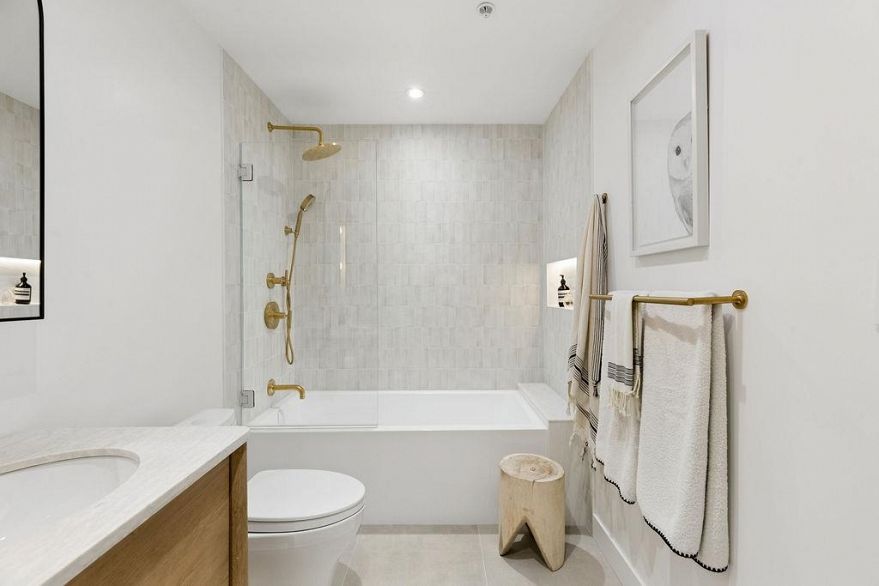 PH 409 1859 Spyglass Place