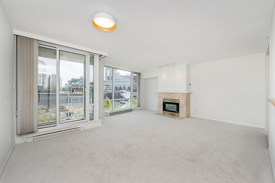 405 688 Fairchild Road