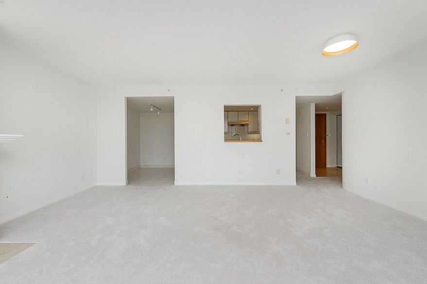 405 688 Fairchild Road
