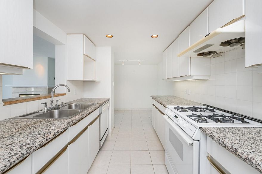 405 688 Fairchild Road