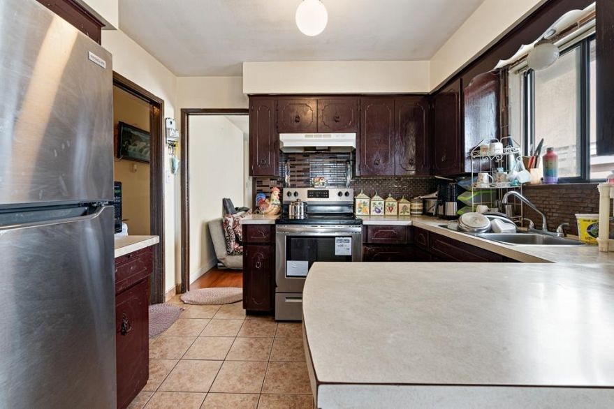 328 E 49th Avenue