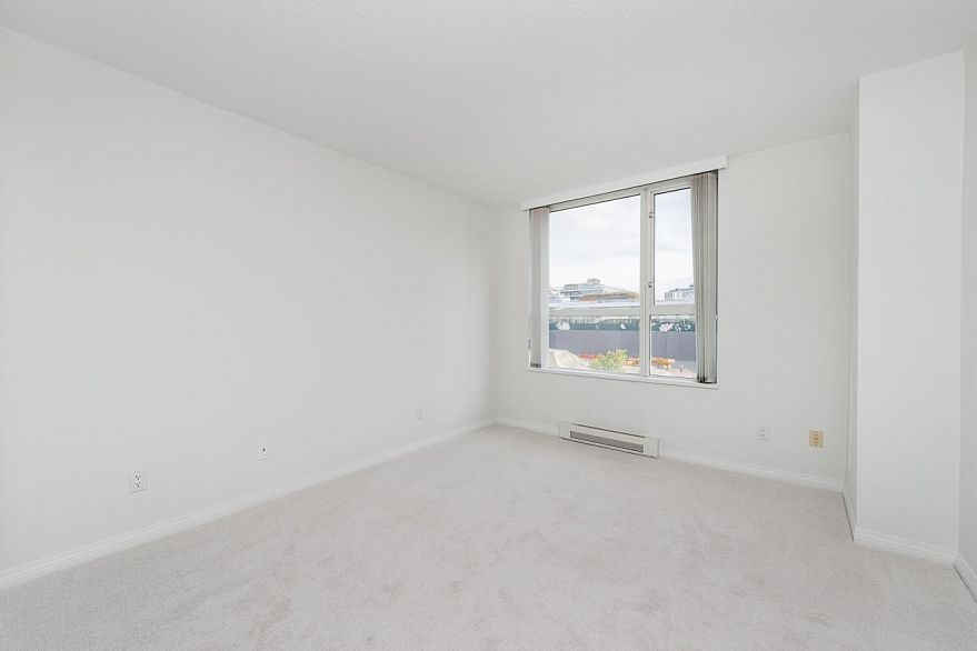 405 688 Fairchild Road