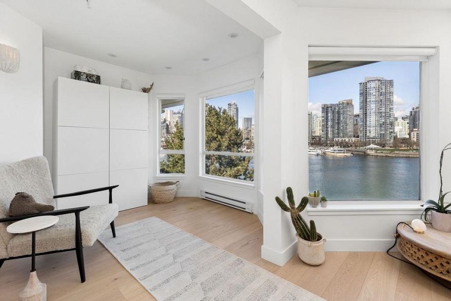 PH 409 1859 Spyglass Place
