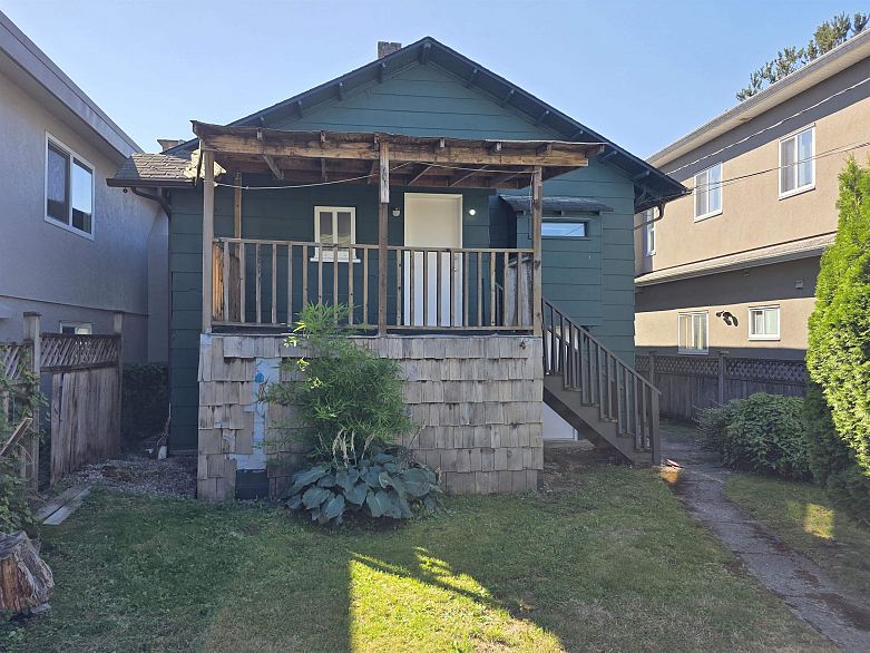 149 E 47th Avenue