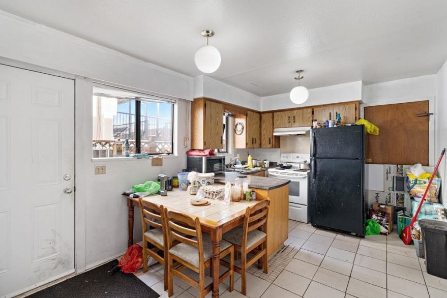 328 E 49th Avenue