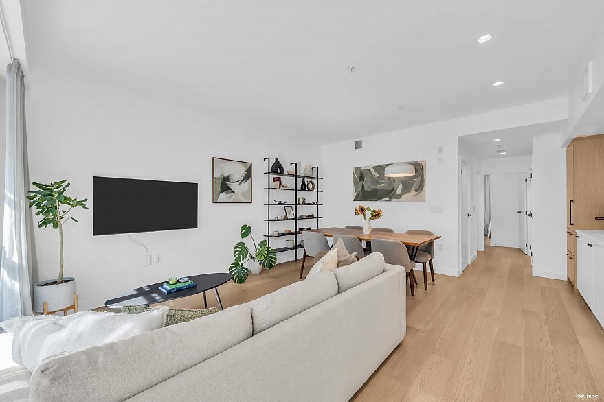 66 W King Edward Avenue