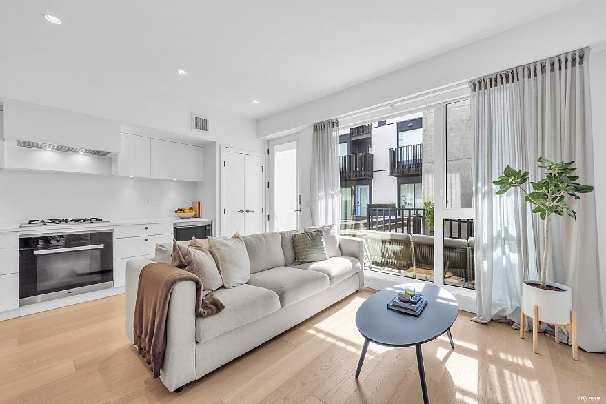66 W King Edward Avenue